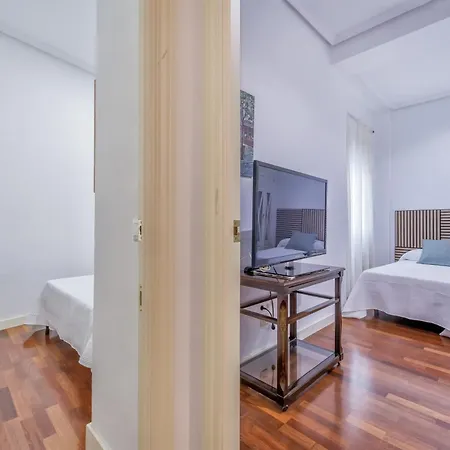 Апартаменты Apto Gran Capitan Center Ii - Parking Incluido